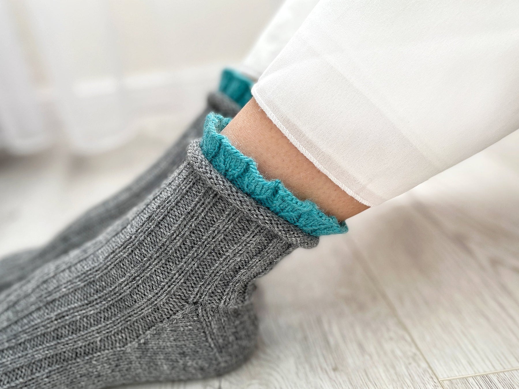 Knitted Ruffle Socks Pattern Comfy Ruffled Socks Knitting Pattern – LetKnit