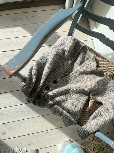Girl Boss Buttoned Cardigan Knitting Pattern